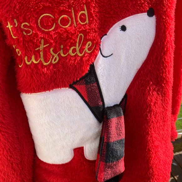 Secret Treasures Women's sz Medium Red Fuzzy Pullover with Polar Bear - Picture 2 of 6
